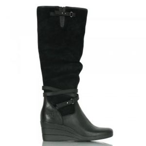 UGG Australia Black Lesly Wedge Boots Sz 10